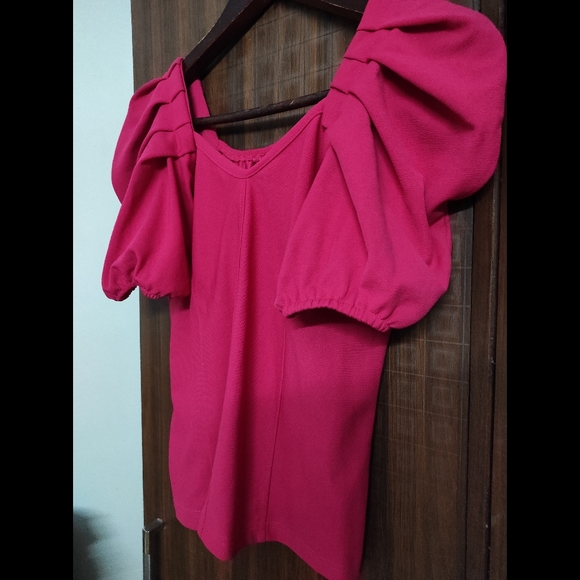 Pink puffed sleeve top - Picture 3 of 6